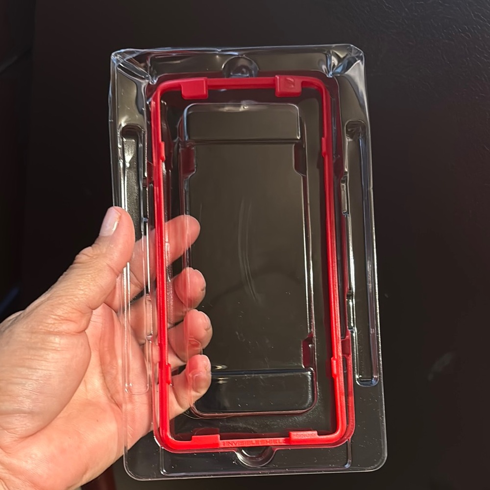 Red Screen Protector for Samsung Devices - Picture 6 of 11